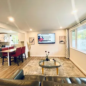 Villa Modern With Air Conditioners Near Bitter, Seattle